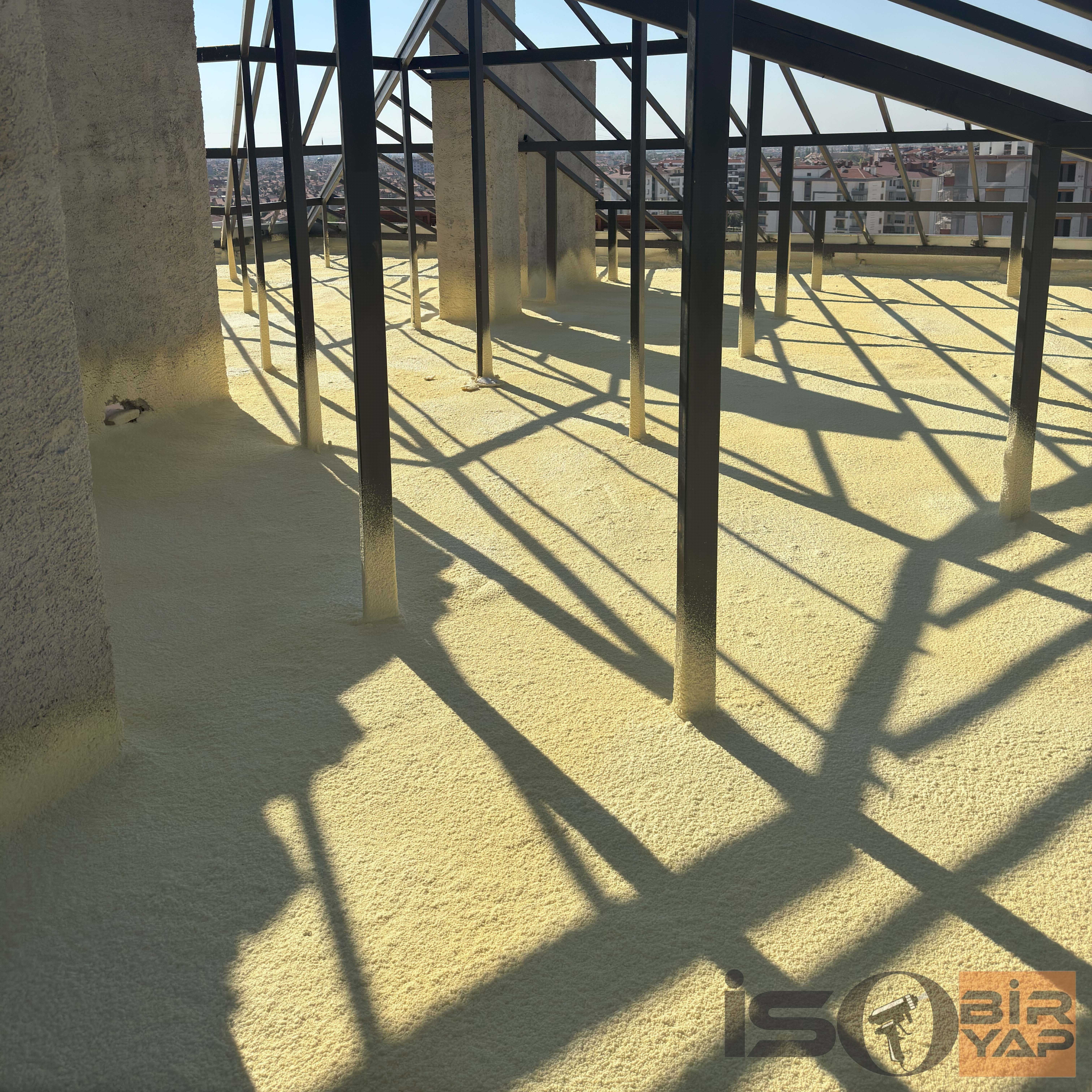 Sprey Poliüretan ile Bir Günde Çatı Yalıtımı Nasıl Yapılır?